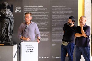 Anúncio do vencedor durante a sessão de encerramento do Afinidades 2026.